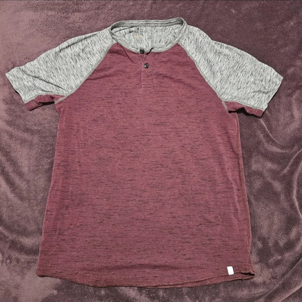 American Eagle Outfitters Burgundy and Gray Raglan Tee